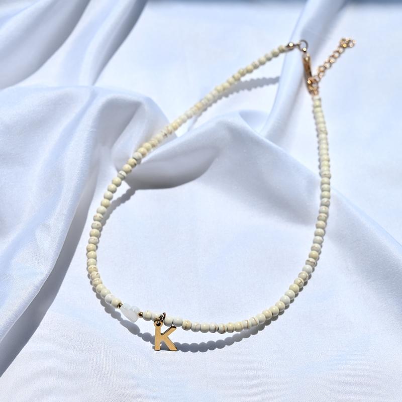 Красочные бусины, первоначальное колье для женщин, ожерелье из нержавеющей стали с буквенным кулоном, модное ожерелье в форме сердца, ювелирные изделия в стиле бохо, аксессуары