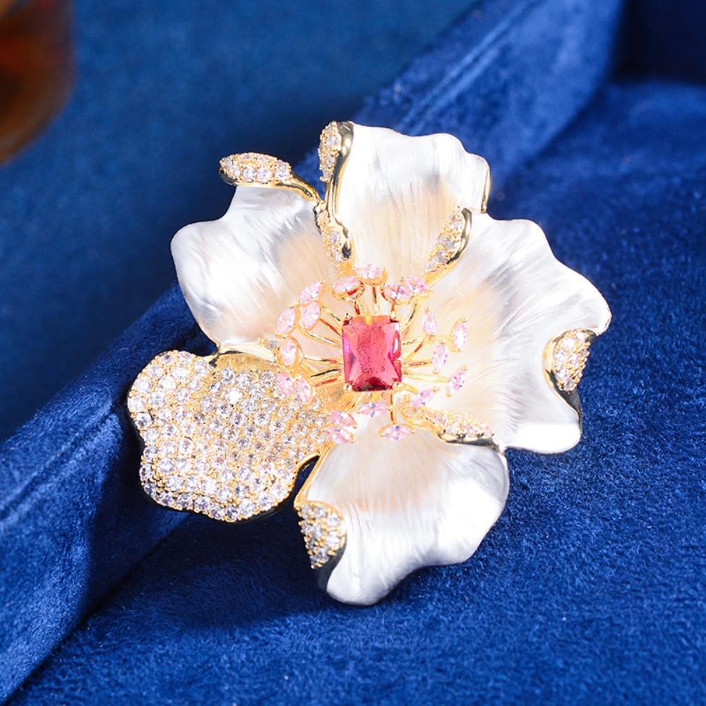 Lapel Pin French Vintage Metal Pins Elegant Suit Jacket Brooch Flower Brooch Pins Banquet