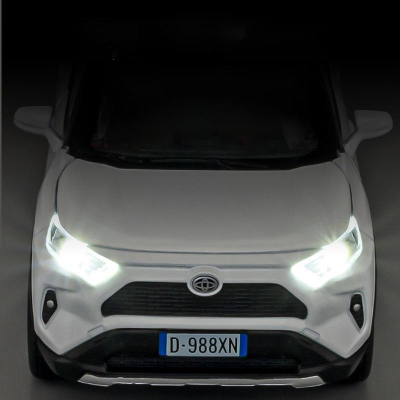 1/32 Toyota RAV4 SUV 2023 Литая металлическая модель автомобиля Звук и свет Оттяжка Детская игрушка Коллекционные предметы Подарок на день рождения