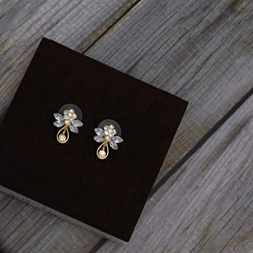 Gehena By Estele — золотистые серьги-гвоздики с белым цветком и бабочкой для женщин и девочек