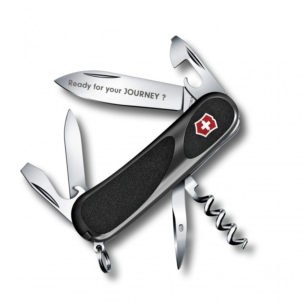 Victorinox Часы JOURNEY 1884 мужские с черным циферблатом, красным ремешком из паракорда, аксессуаром, кошельком, многофункциональным инструментом, резиновым ремешком в комплекте, кварцевым корпусом из нержавеющей стали (316