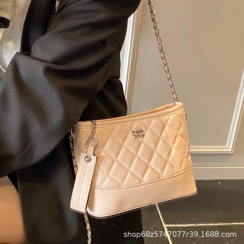 2025 New Small Fragrance Style One-shoulder Cross-body Bag Fashion Diamond Check Chain Bucket Bag Women's Trendy Commuting High-end Sense Women's Bag
