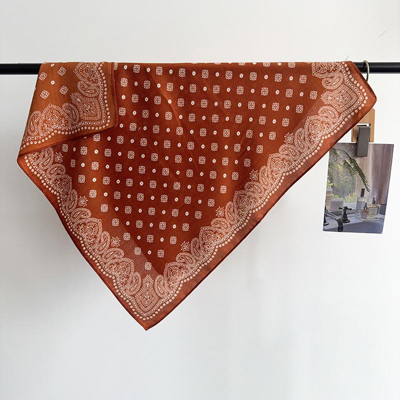 Retro cashew flower silk scarf shawl women's autumn high-end neck scarf multi-functional square scarf fart curtain headscarf accessories