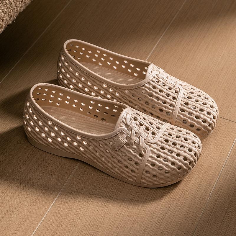 Летние сандалии с вырезами, дышащие, на толстой подошве, для женщин, и повседневные пляжные шлепанцы на мягкой подошве для женщин