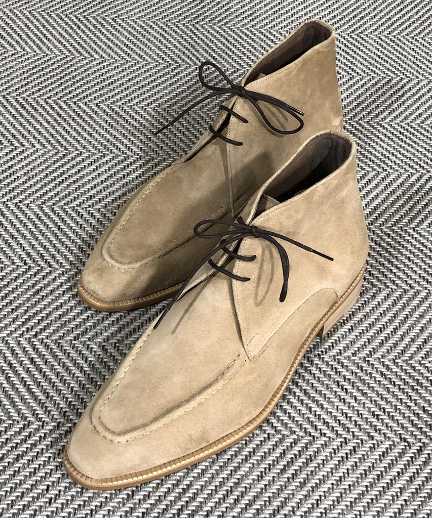 Joenshoe Holst Suede Chukka Boots Beige