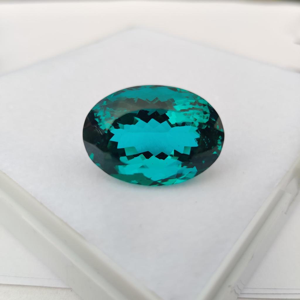 Камень из натурального стекла овальной огранки, чистый для глаза, граненый, 43,30 карата, размер камня 26x19x15.