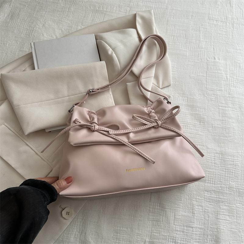 Повседневная мягкая сумка большой вместимости для женщин, новая модная и универсальная сумка через плечо, модная сумка для поездок на одно плечо подмышкой