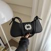2024 подмышка одно плечо корейская красивая личность мода иностранный стиль новая женская сумка повседневная женская сумка-багет