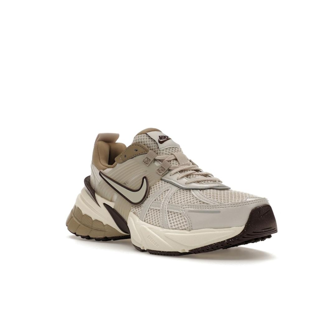 Nike Женские кроссовки V2K Run Light Orewood Brown Женские кроссовки Cream Khaki Earth FD0736-103