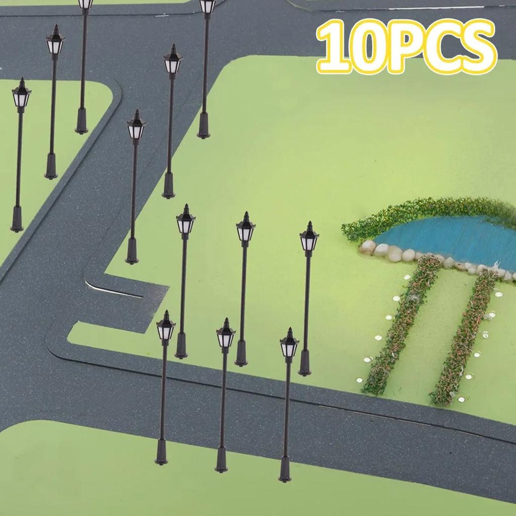 Бытовые настенные светильники светятся вверх и вниз, создавая атмосферу. Декоративное расположение настенных светильников, мойки стен, наружных дворовых фонарей на солнечных батареях