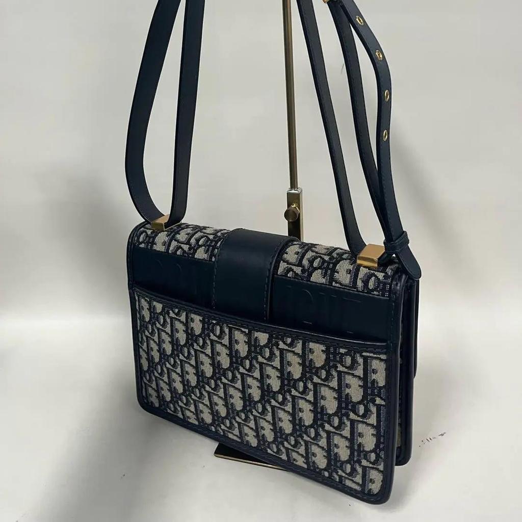 [Pre-Owned] 30 Montaigne Oblique Embroidered Monogram Flap Adjustable Shoulder Strap Montaigne Box Bag Leather Details Large - Excellent #ZFWYRV