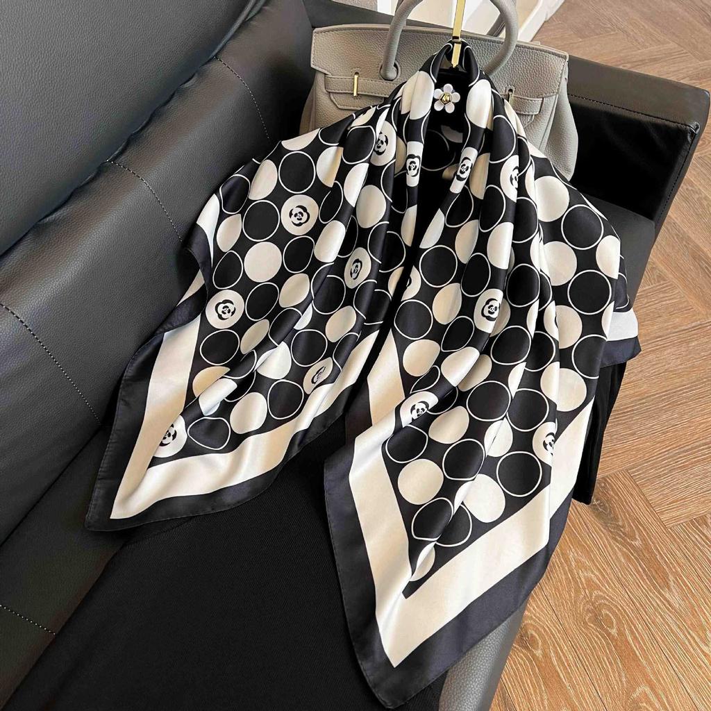 Retro 91 square scarf twill silk printing Korean version girls silk scarf summer and autumn imitation silk decorative gift scarf