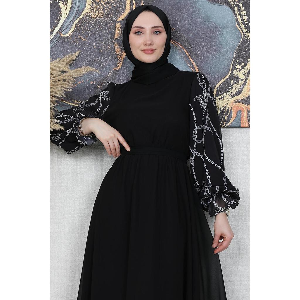 Платье-хиджаб с серебряной цепочкой