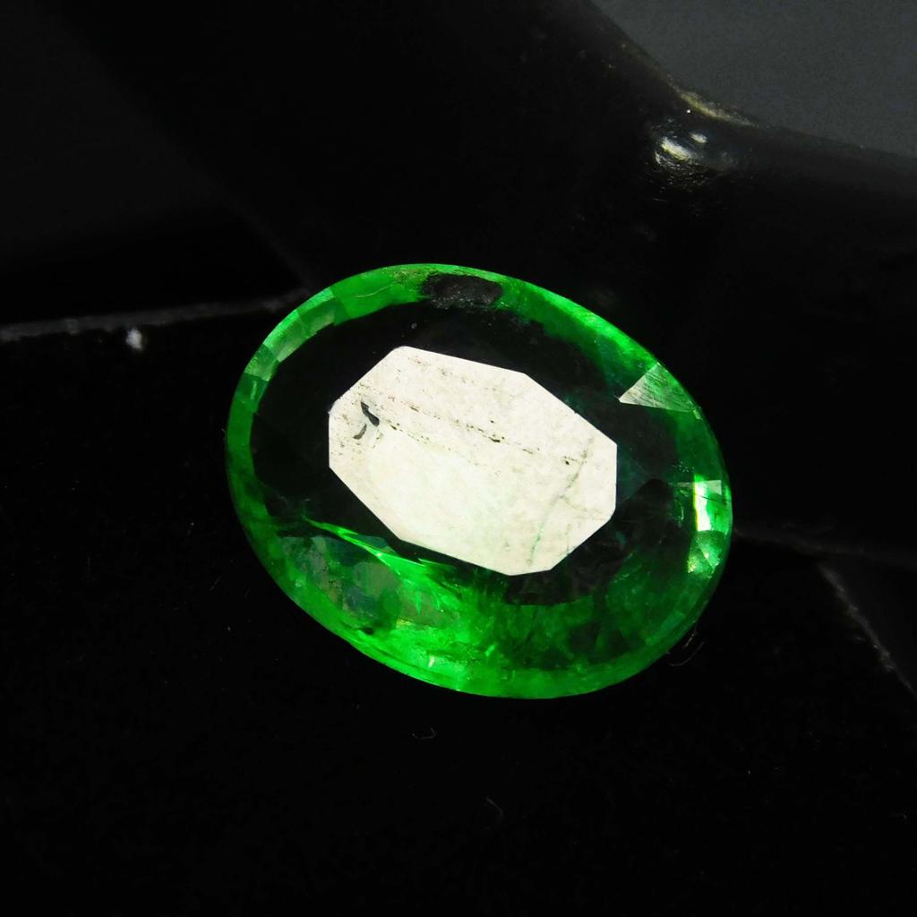 Natural Green Emerald Loose Gemstone Oval Cut Jwelery Making 9.56 ct for Jewelry Making and Crafts
