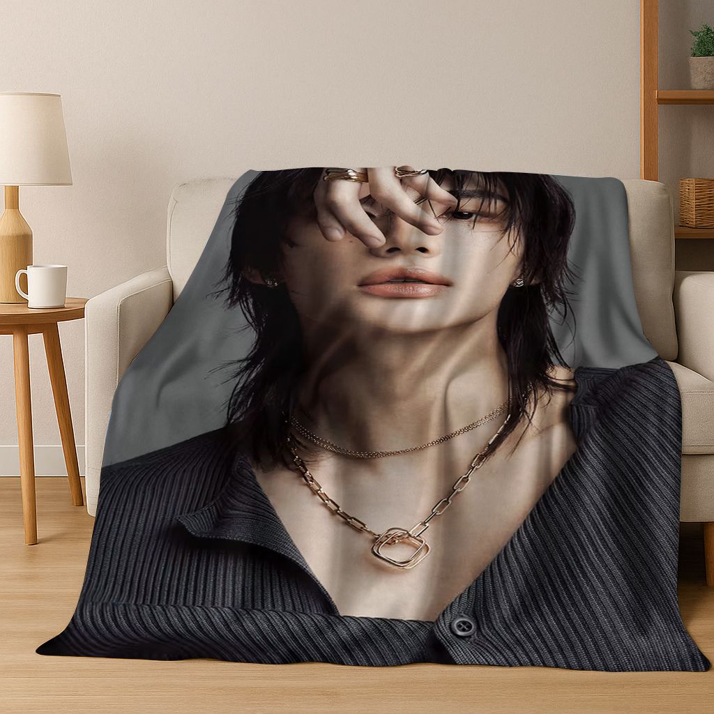 3D Hyunjin Solo KPOP Singer Flannel Blanket,Warm and Cozy Soft Throw Blanket for Home Bedroom Bed Sofa Picnic Office Cover Gift
