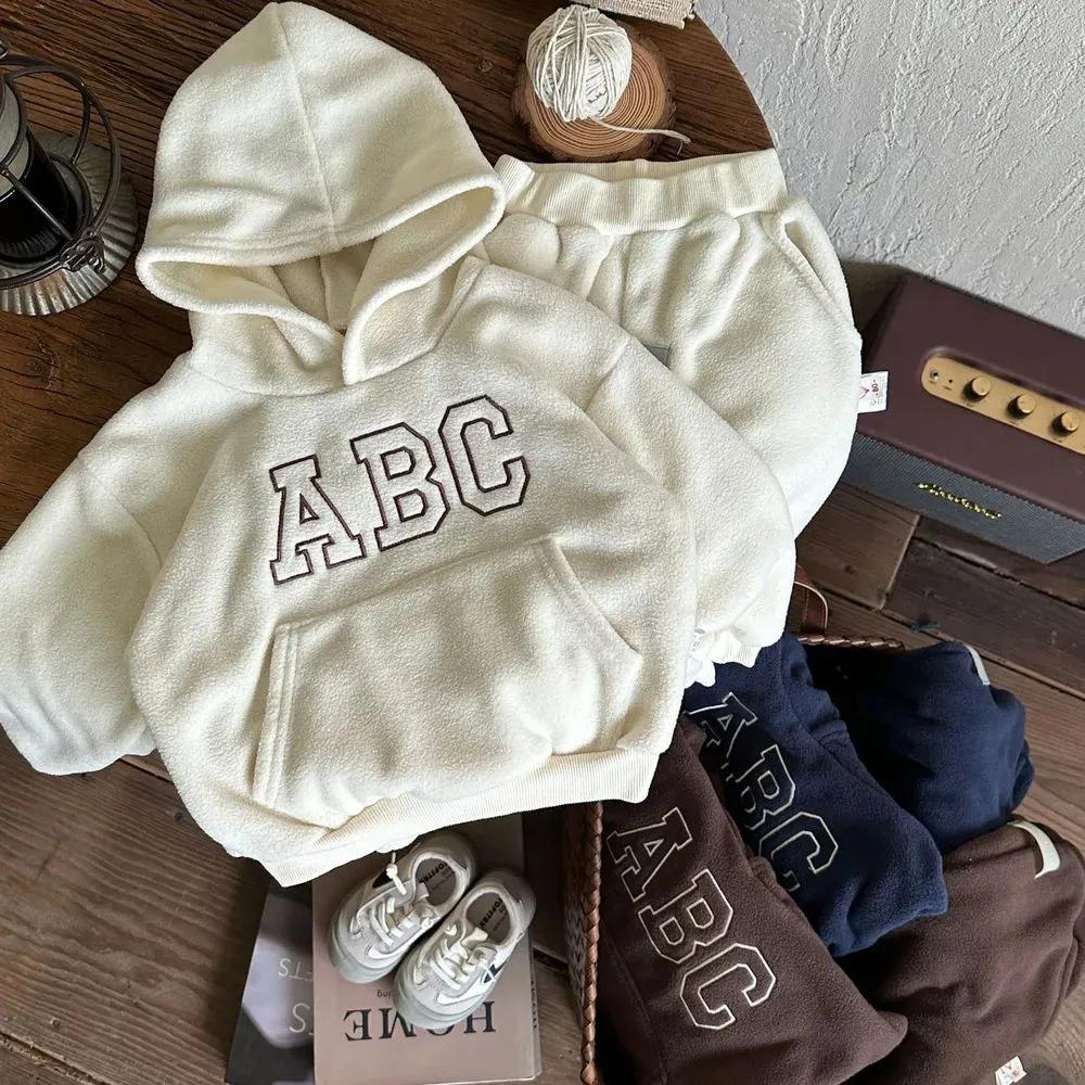 Детская спортивная одежда для улицы Худи из поларфлиса ABC Корейская детская одежда Мальчики и девочки Осенний повседневный костюм из брюк