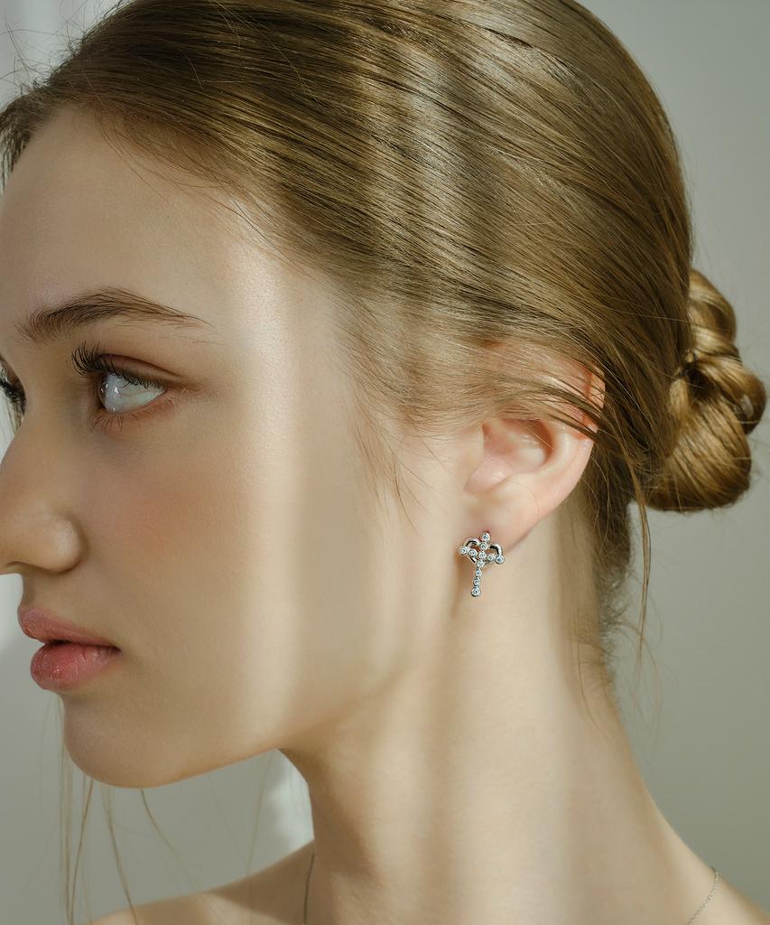 Reve Rv-Lab Diamond Phal. Love Cross Earrings