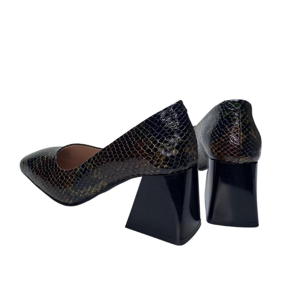 Женские классические туфли на каблуке из натуральной кожи