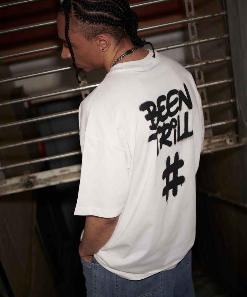 Футболка BEENTRILL с принтом-хэштегом (Белый с оттенком)