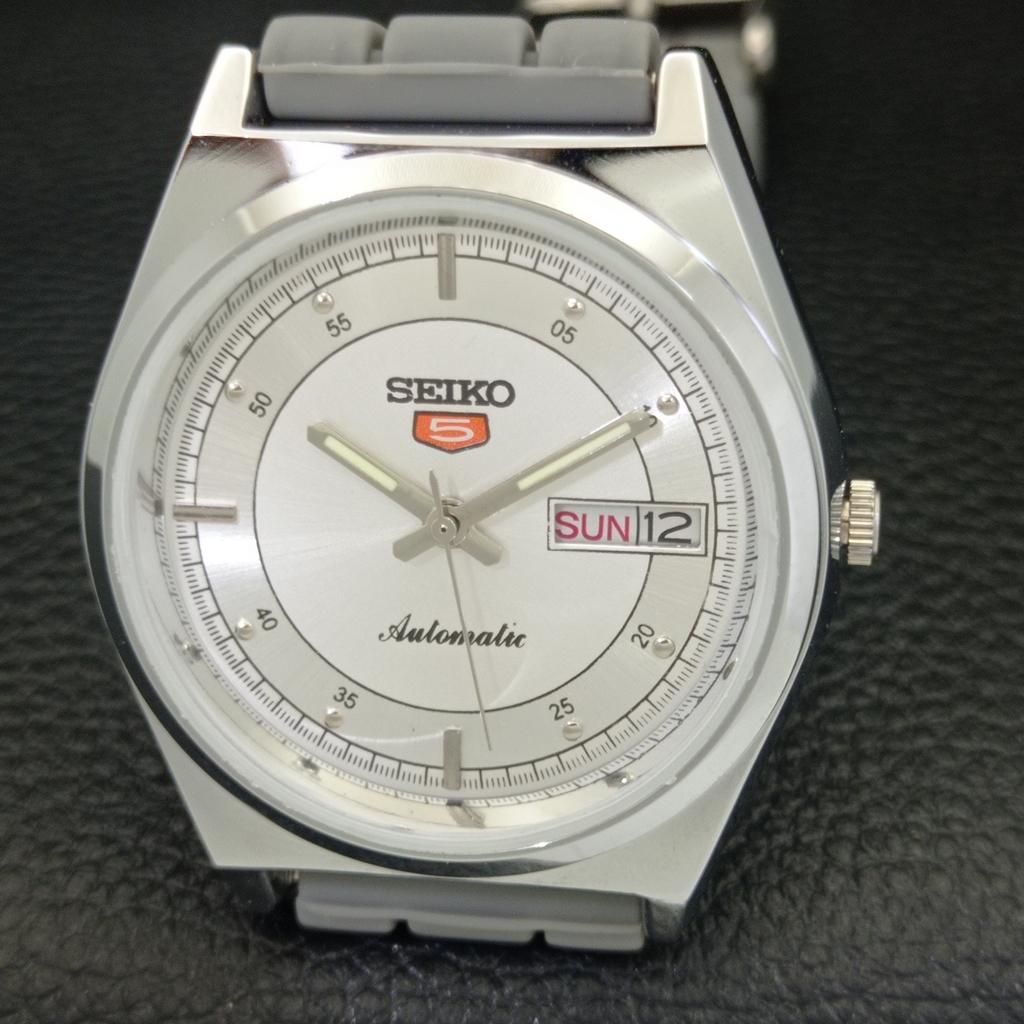 ВОССТАНОВЛЕННЫЕ ВИНТАЖНЫЕ АВТОМАТИЧЕСКИЕ МУЖСКИЕ ЧАСЫ SEIKO 5 JAPAN СЕРЕБРЯНЫЙ ЦИФЕРБЛАТ a434686-2