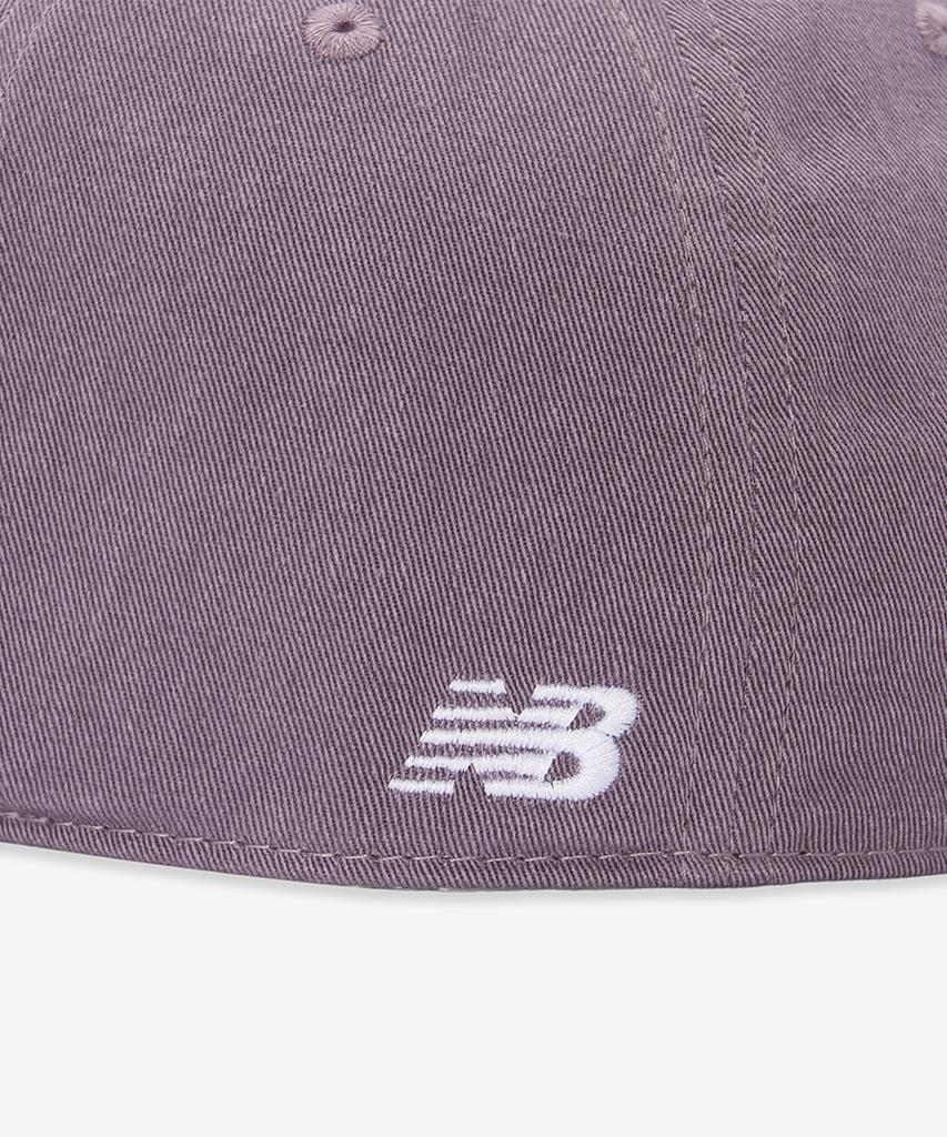 Кепка с логотипом New Balance Nbgdgf1102 / Бейсболка с буквенным логотипом (фиолетовый)