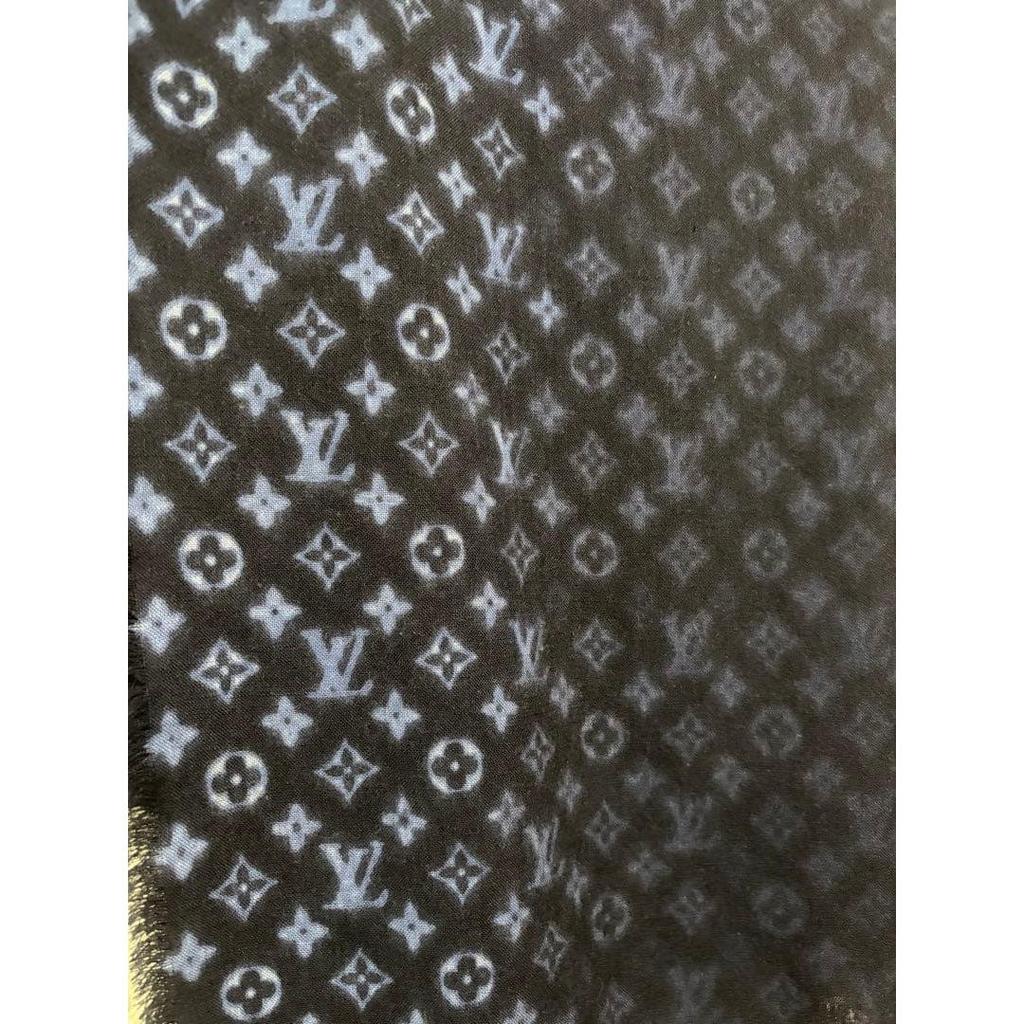 Б/у Шелковый платок Louis Vuitton Большого размера Унисекс