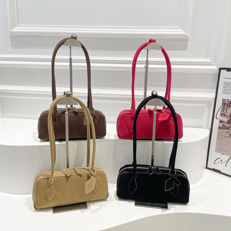 Нишевая сумка-багет под мышкой из замши, популярная универсальная сумка через плечо, темпераментная, для поездок, портативная сумка под мышкой