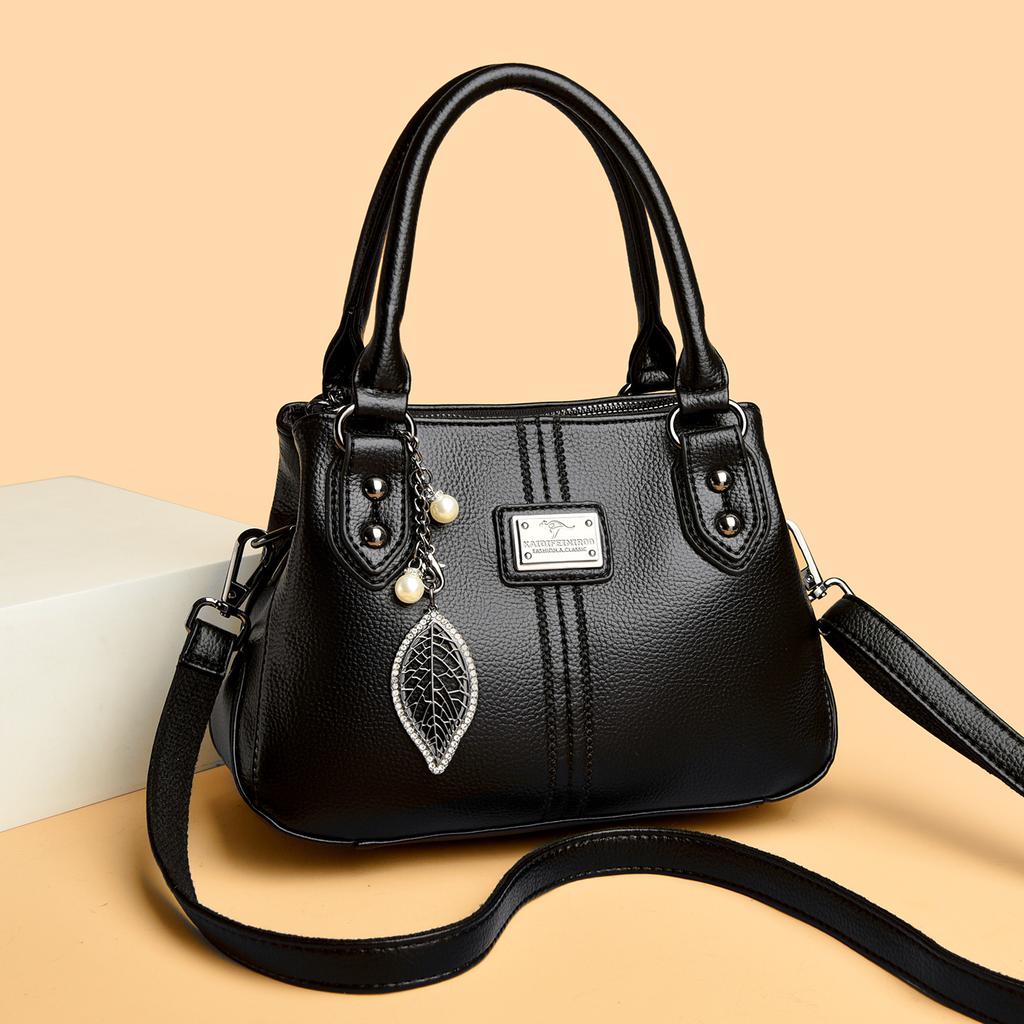 2026 New Middle aged Mom Shoulder Bag Simple and Versatile Crescent Bag Fashion Crossbody Bag