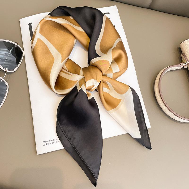 Роскошный бренд шелковый квадратный платок женский фуляр бандана принт лошади шейный платок повязки для волос 70 см шали накидки буфанда весна