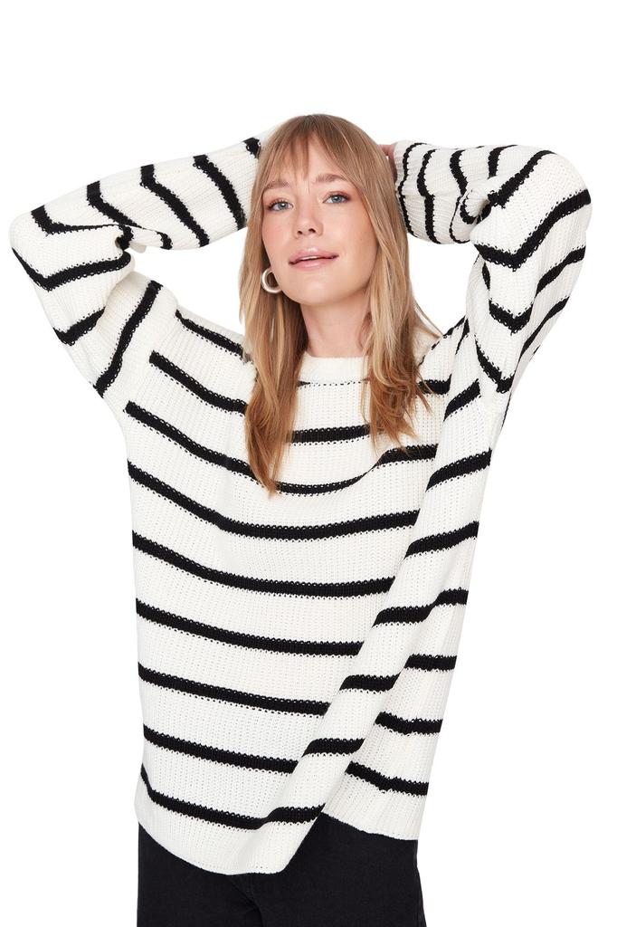 Women's Fashionable Stylish Sweater Black Wide Fit Couple Striped Knitwear Sweater