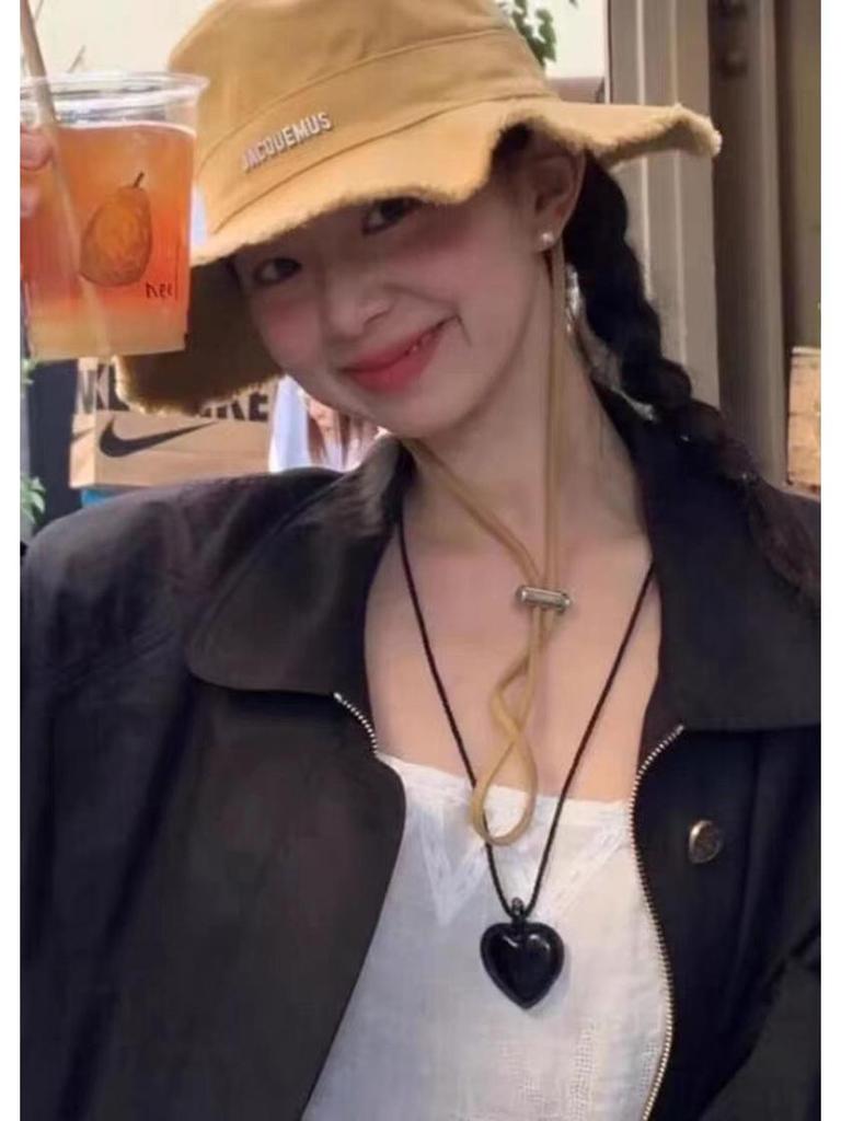 Ожерелье из черной кожи в стиле ретро с подвеской в форме сердца - корейский стиль