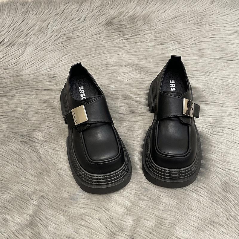 Модные универсальные туфли-лоферы в британском стиле для женщин, весна 2025, новые толстые каблуки, толстая подошва, маленькие мужские туфли для увеличения роста, маленькие кожаные туфли для женщин