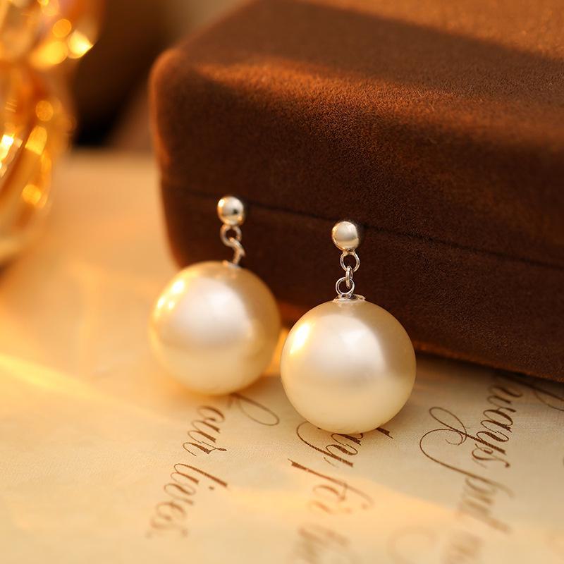 Banyan Tree S925 Silver Pearl Earrings for Women - Round Oversized Highlights, Celebrity Style, Light Luxury, All-match.