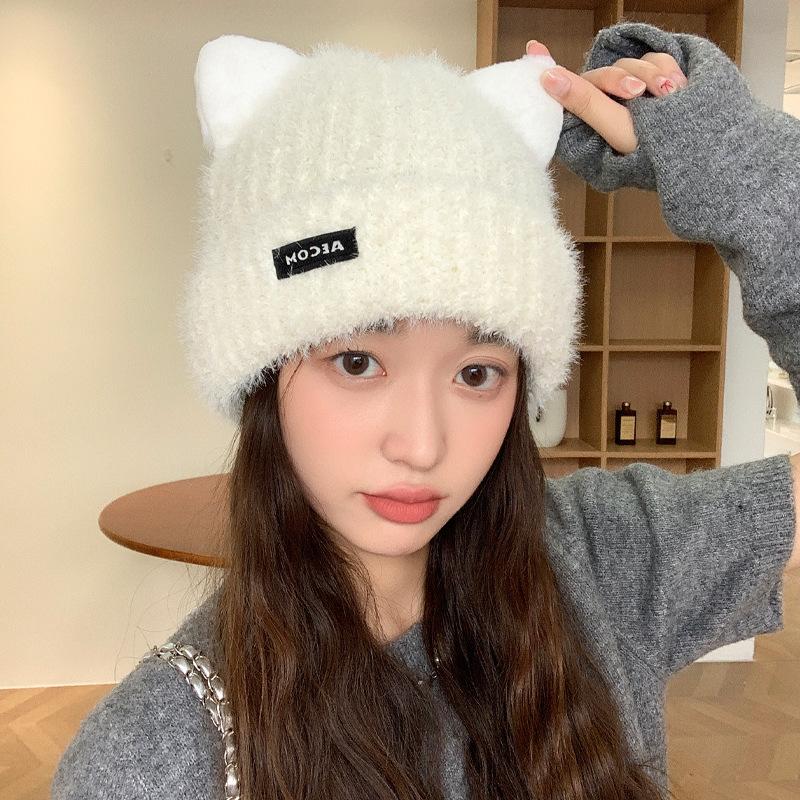 Korean Version of Autumn and Winter New Hat for Women Cute Cat Knitted Wool Hat for Winter Warm Pullover Hat Cold Ear Protection Hat