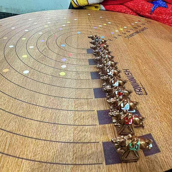 1 набор игр Scratched Horse с картой для покера Деревянные скачки Настольная игра Многопользовательская интерактивная игра для детей и взрослых Семейная игра для вечеринок Ночью