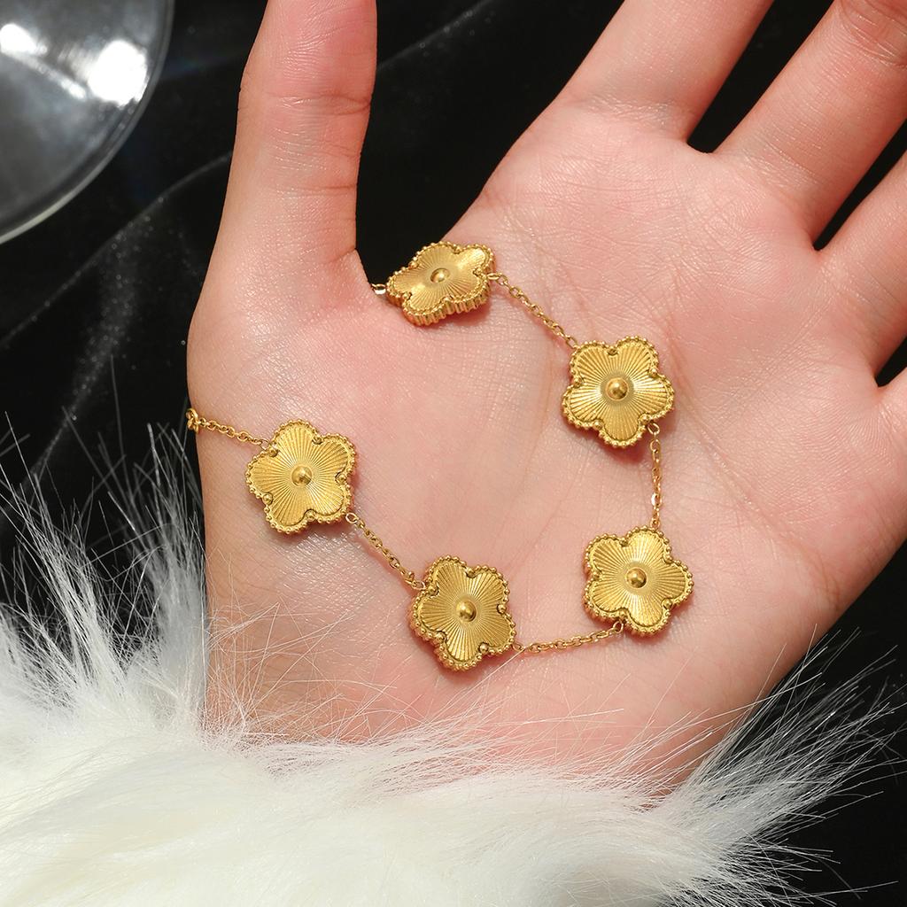 Европа и Соединенные Штаты Горячий браслет из нержавеющей стали с четырьмя листами клевера, счастливый браслет, модный женский браслет с гвоздем, золотые браслеты