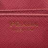 Подержанный 11569 Кошелек для монет Saffiano 1MM268 QHH F0505 7943 Розовый Картхолдер на молнии с треугольным логотипом Peonia Женский от