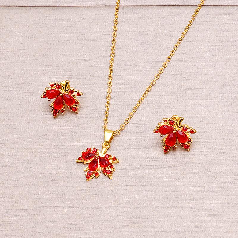 Autumn Maple Leaf Pendant Necklace - High-End Niche Design for Women