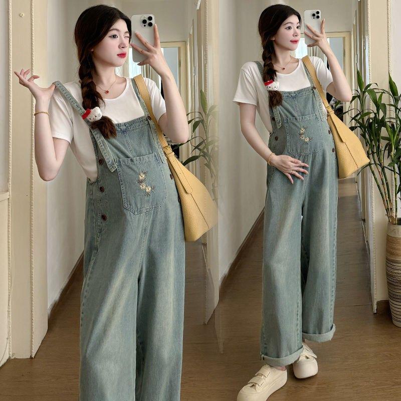 2026 Summer Maternity Fashion: Loose Retro Denim Overalls & Slimming White T-shirt Two-Piece Set