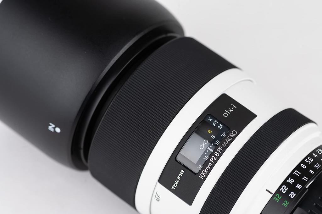 Объектив Tokina Medium 100 мм WE FF MACRO NAF White Edition для Nikon F, совместимый с полноразмерным форматом 641262, телефото/макро atx-i F2.8