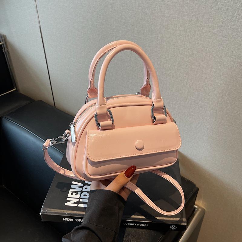 Ручная переноска модная сумка-подушка 2025 лето новая мода простая сумка через плечо премиум сумка-мессенджер