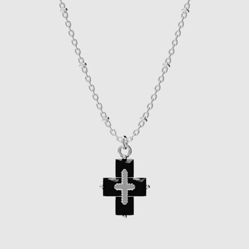 MUSEE.ART Cross Cubic Necklace