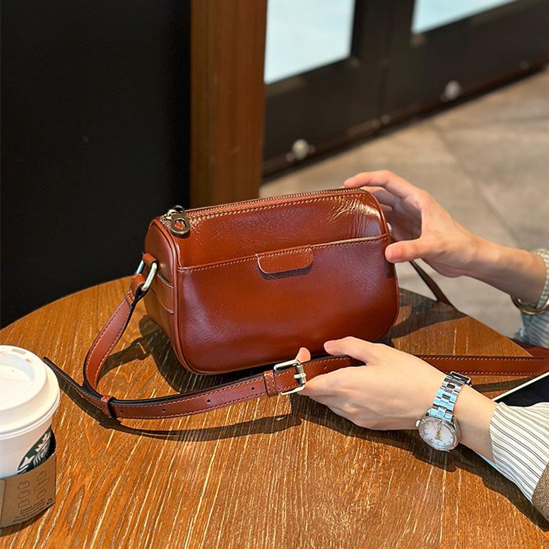 Women's Cross Bag Spring Summer Small Bag Mobile Phone All Vintage Shoulder Bag Senior Sense Cowhide Bag
