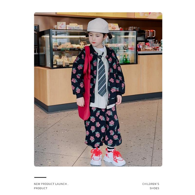 Модные универсальные кроссовки для девочек