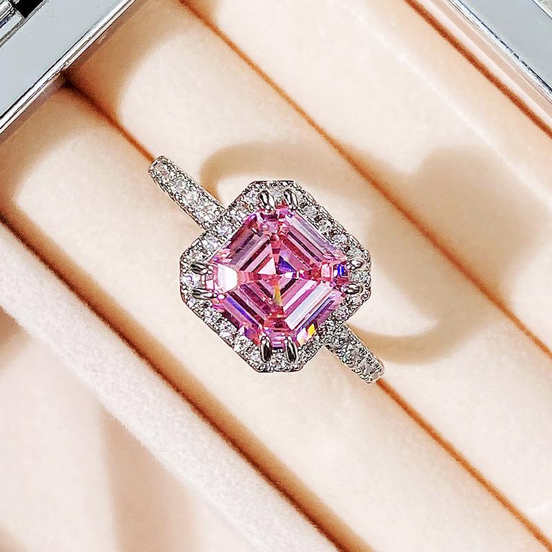 Huitan Simple and Elegant Pink CZ Rings for Women Brilliant Finger Accessories Low-key Proposal Engagement Rings Fashion Jewelry