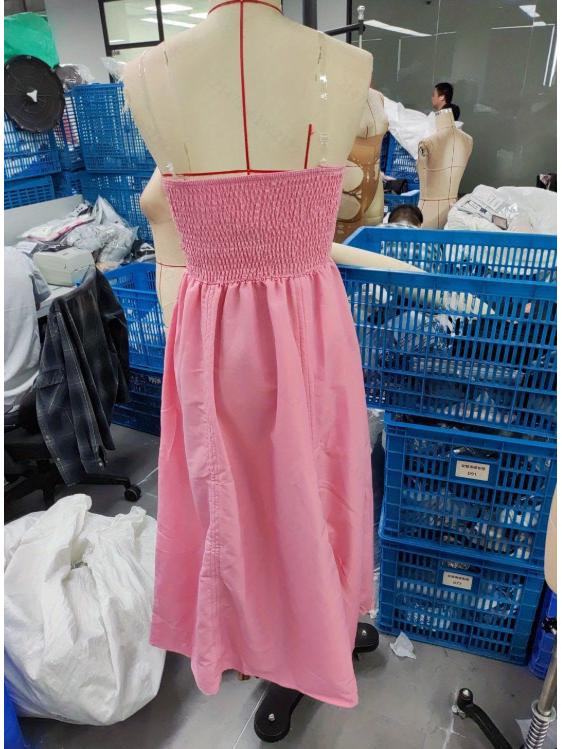 Мечтательное платье без бретелек с бантом на груди и регулируемой юбкой