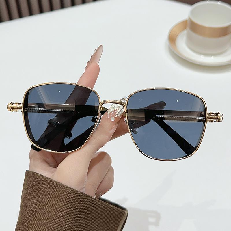 Retro Square-framed Punk Metal Myopia Sunglasses Simplicity Elegant and Versatile UV Resistant Comfortable Durable 0 To -4.0