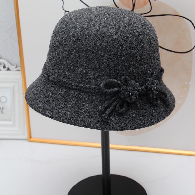 Middle-aged and elderly women's autumn and winter wool basin hat Chinese style disc flower bucket hat mother warm top hat retro temperament hat