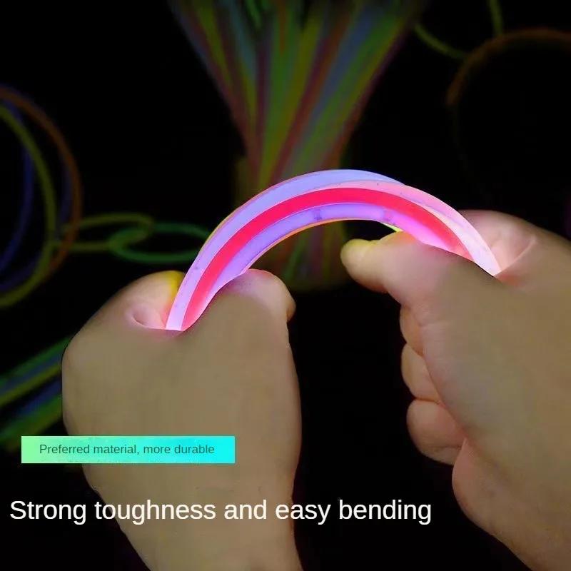 100 шт. флуоресцентный свет, светящиеся палочки для вечеринок, браслеты, ожерелья, неоновые светящиеся палочки для свадебной вечеринки, яркие красочные светящиеся палочки