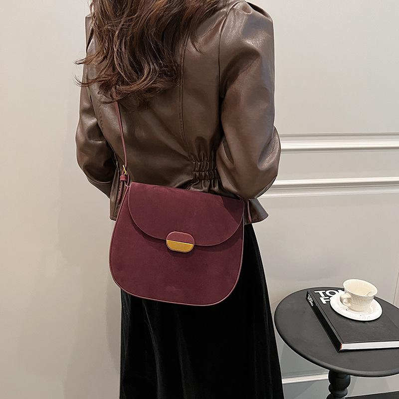 Осенняя Элегантная Стильная Сумка-седло с клапаном из замшевой ПУ кожи Женская Сумка кроссбоди на плечо Роскошный клатч под мышкой CLE